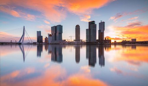 zonsopkomst kop van zuid rotterdam