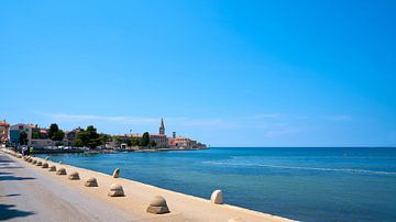 Oude binnenstad van de romantische historische havenstad Porec aan de kust van de Adriatische Zee in