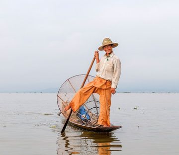 Myanmar: Intha visser (Intha) by Maarten Verhees