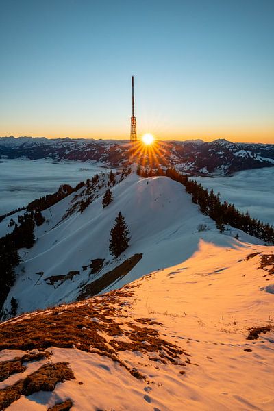 Last rays of sunshine on the Grünten with view of the Oberallgäu by Leo Schindzielorz