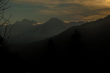 Mistige Franse Alpen van Kimberly de Pater