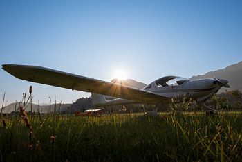 Goldene Stunde auf dem Flugplatz – Bereit zum Abflug