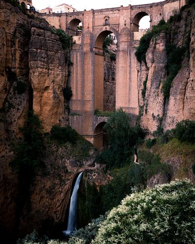 Ronda brug en waterval
