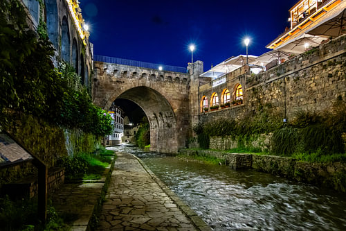 Potes, Espagne | Picos de Europa | Vieux pont de pierre | Photographie de voyage