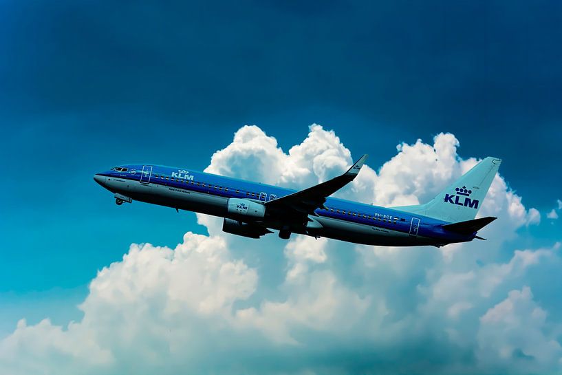 KL2020, Een KLM Boeing 737-800, registratie PH-BCE, genoemd Blauwborst. van Gert Hilbink
