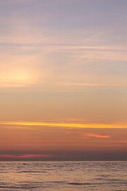 Tiefe Pastellfarben bei Sonnenuntergang am Meer, Landschaftsfoto von Karijn | Fine art Natuur en Reis Fotografie