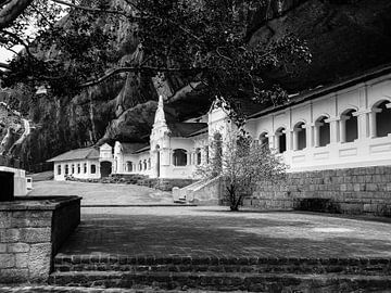 The Royal Rock Temple complex location Dambulla