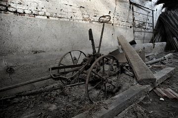 A farm tool in a barn. van JRobert Photography