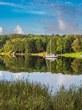 Zeilboot in Nösund op het eiland Orust in Zweden