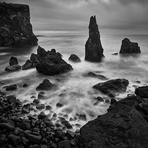 Sea Cliffs of Valahnúkamöl