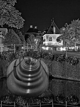 De Stadswaag van Leeuwarden bij nacht