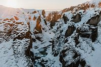 Fjaðrárgljúfur kloof in de winter in IJsland  | foto art print