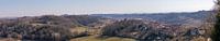 Panorama van dorp Cortanze in Piemonte, Italië van Joost Adriaanse thumbnail