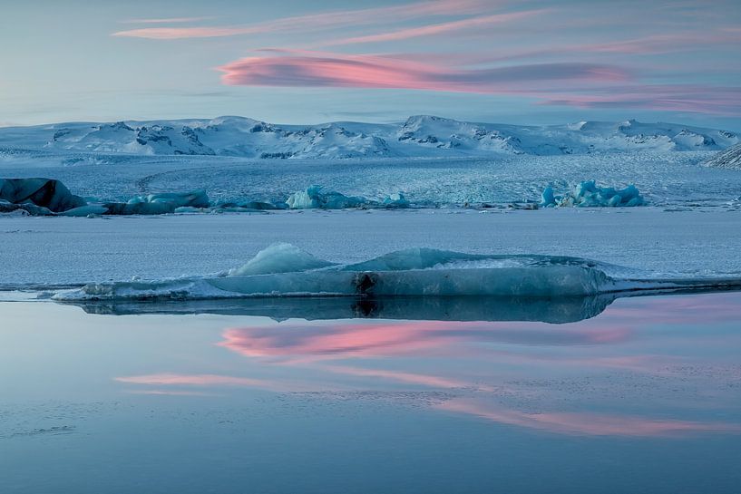 Pink cloud by Cor de Bruijn Photography