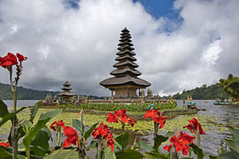 Pura Ulun Danu Bratan au bord du lac – Bali sur Fotos by Jan Wehnert