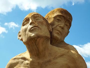 Œuvre d'art émouvante Monument à Digoin sur Renate Knapp