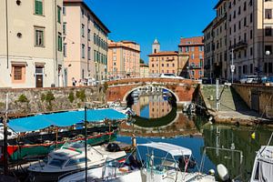 Boote im Kanal in der Altstadt von Livorno, Toskana Italien