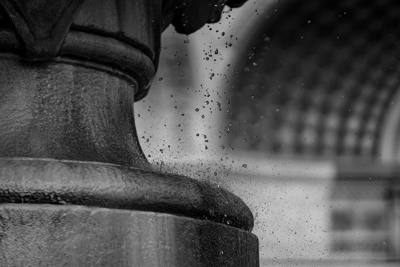 Coppedè Fountain Rome Water Drops BNW par Martijn Jebbink Photography