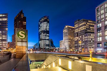 BERLIJN Potsdamer Platz - Stedelijke flair op het blauwe uur