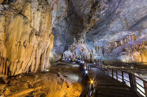 Volg het pad in Paradise Cave - Phong-Nha, Vietnam