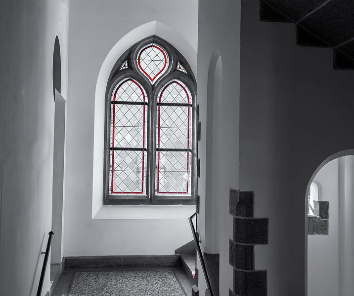 zwart-wit compositie met rood van Corrie Ruijer