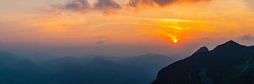 Sunset from the Zeigersattel at Nebelhorn van Walter G. Allgöwer