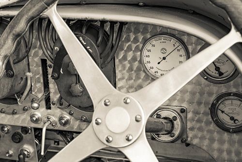Bugatti Type 45 dashboard