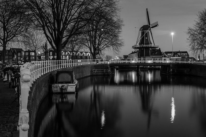 Le moulin de la nuit par Scott McQuaide
