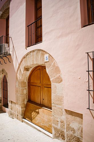 Straße Benissa, Spanien Nummer 3 Rosa Wand