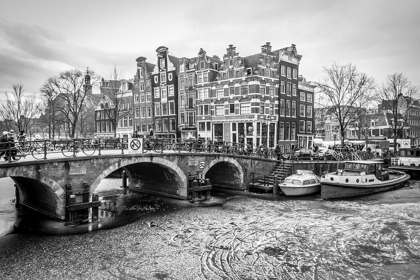 Beatiful canalhouses at frozen Brouwersgracht in Amsterdam by Dennis Kuzee