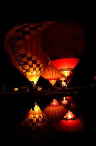 Luchtballonnen in de nacht