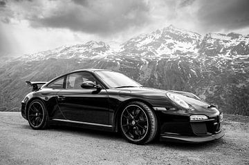 Porsche 911 GT3 sports car in the Alps