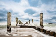 Groynes on shore of the Baltic Sea van Rico Ködder thumbnail