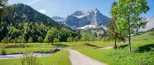 Frühlingswanderweg in der Eng Ahornboden Tirol