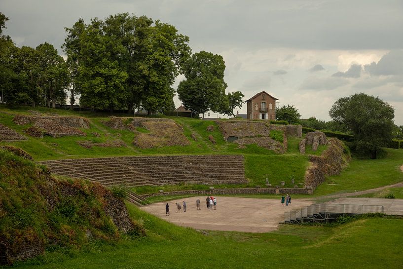 Romeins theater in Autun, Frankrijk van Joost Adriaanse