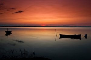Sunset at the lake by Marcel van der Voet