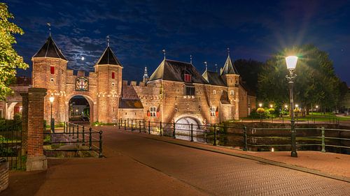 Connecting gate Amersfoort in the moonlight