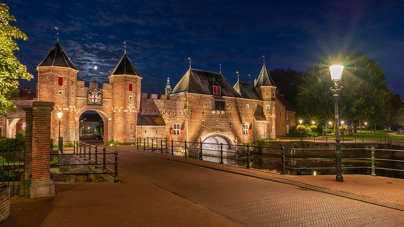 Connecting gate Amersfoort in the moonlight by Jenco van Zalk