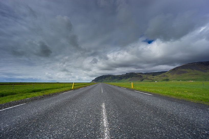 Island - Die Straßen von Island im Süden von adventure-photos