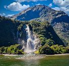 Waterval in Milford Sound, Nieuw Zeeland van Rietje Bulthuis thumbnail