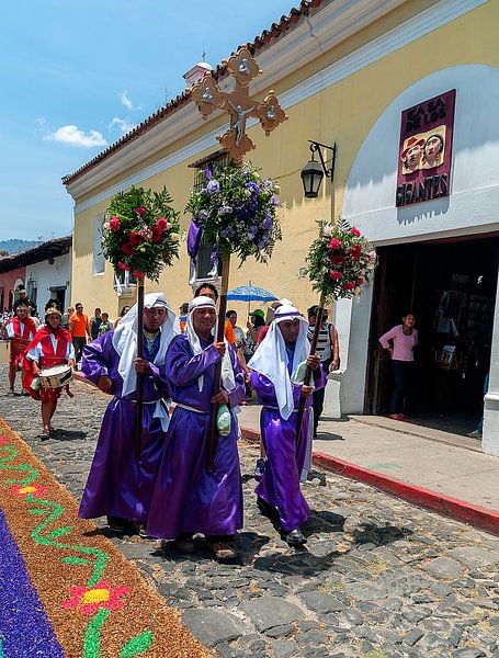 Guatemala: Paasprocessie (Antigua) par Maarten Verhees