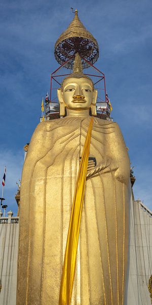 Luang Pho To - Heart of gold, look of wisdom by Walter G. Allgöwer