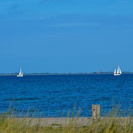 Coast of the Baltic Sea with two sailboats by LuCreator