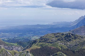 Panorama des Picos de Europa sur Peter Haastrecht, van