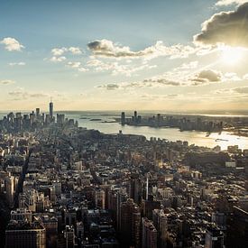 Nachmittagssonne über New York von Bas de Glopper