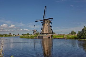 Beautiful views of the mills of the Kinderdijk Open Air Museum in Netherlands during Summer, Holland van Tjeerd Kruse