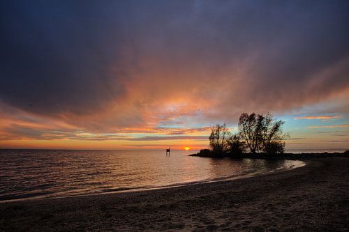 Coucher de soleil IJsselmeer près d'Urk