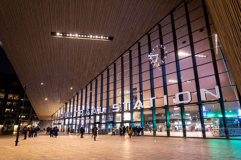 Rotterdam Central Station in the evening by Roland Vaandrager