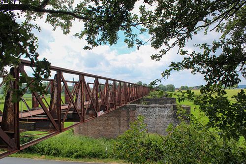 Verlaten spoorbrug