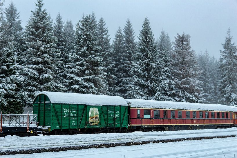 Beautiful winter landscape on the heights of the Thuringian Forest by Oliver Hlavaty